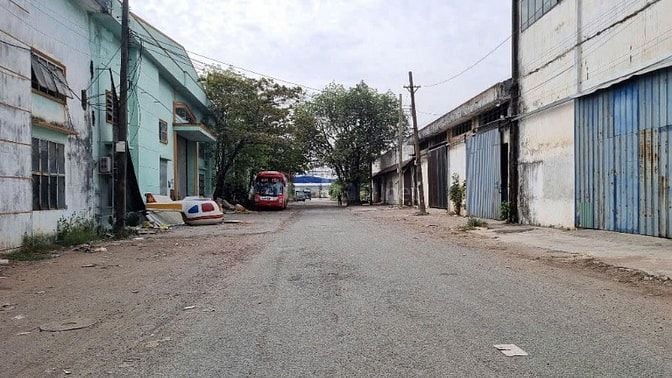 Cho thuê  kho xưởng  gần  KCN BonChen , Bình Tân , diện tích : 1.500m2