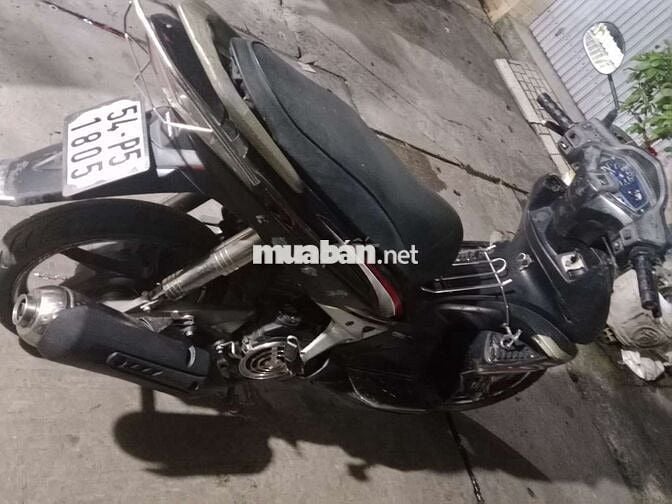 Honda Air Blade biển Sài Gòn tắt máy