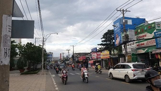 Cho Thuê nhà 4 lầu-Khúc sung nhất đường Tô Ký- Mặt tiền-Rộng 10m