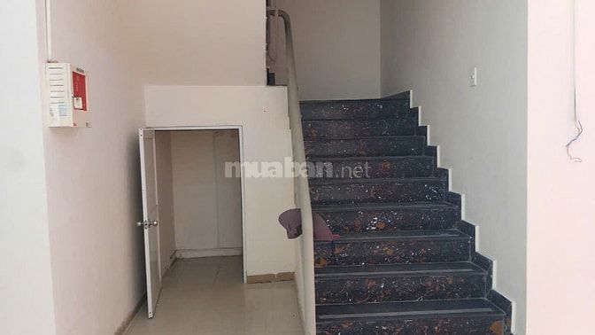 Cho Thuê nhà 4 lầu-Khúc sung nhất đường Tô Ký- Mặt tiền-Rộng 10m