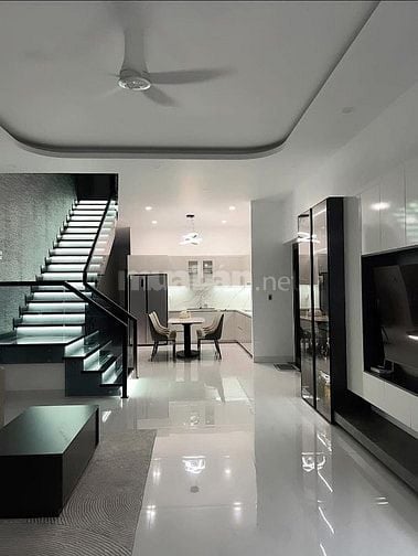CẦN BÁN GẤP NHÀ 1 TRỆT 1 LẦU, SỔ HỒNG RIÊNG, GIÁ 900TR – LIÊN HỆ NGAY!