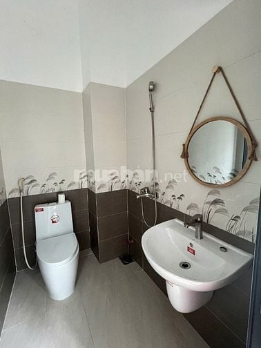 Nhà 6 tầng thang máy góc 2MT Ni Sư Huỳnh Liên Tân Bình giá 14.8 tỷ