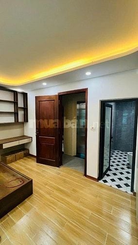 NHÀ MỚI QUAN NHÂN 32m² x 5T, MT 5.2m, Thang Máy, Full Nội Thất – 8.2tỷ