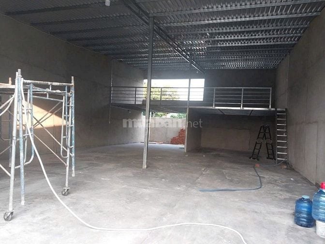 Kẹt tiền nên bán lô đất tặng căn nhà kho 237m2 ở Trảng Bàng 720 triệu