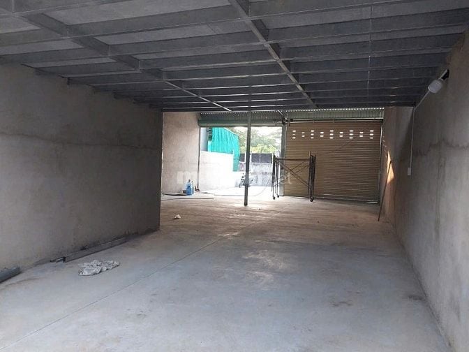 Kẹt tiền nên bán lô đất tặng căn nhà kho 237m2 ở Trảng Bàng 720 triệu