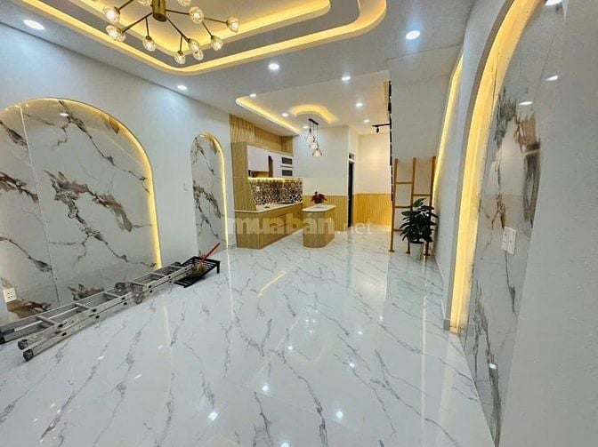 4ty050 Nhà mới đẹp 4x9 nở hậu 4,3 Nhà 1 trệt + lầu 2pn Shr