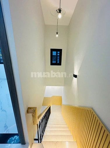 4ty050 Nhà mới đẹp 4x9 nở hậu 4,3 Nhà 1 trệt + lầu 2pn Shr