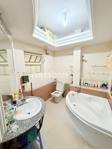 PHAN ĐĂNG LƯU - 1 CĂN RA MẶT TIỀN - 110m2, NỞ HẬU - 5 TẦNG - 16,x TỶ