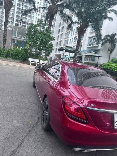 Ra đi Mercedes Benz màu đỏ, sẵn sàng sang tên