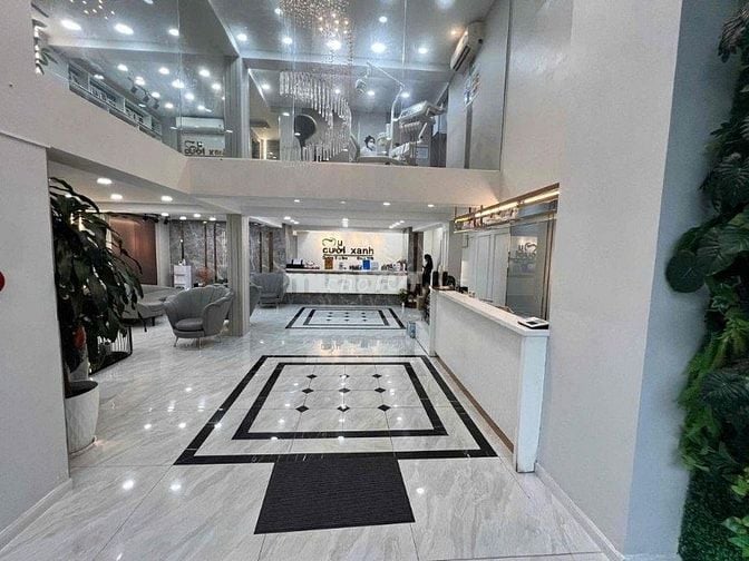 Cho thuê nhà Mặt Tiền Phan Xích Long, P2, Phú Nhuận: 8m ×16m(Hầm 3L)