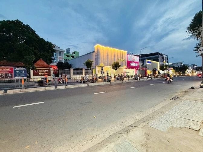 Bán gấp nhà mặt tiền Quang Trung,P10, Gò Vấp. Chỉ 3,25tỷ. Hẻm xe hơi.