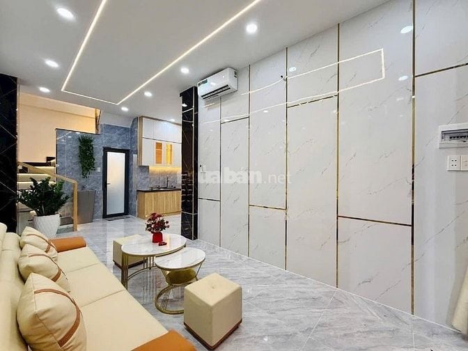 Bán gấp nhà mặt tiền Quang Trung,P10, Gò Vấp. Chỉ 3,25tỷ. Hẻm xe hơi.