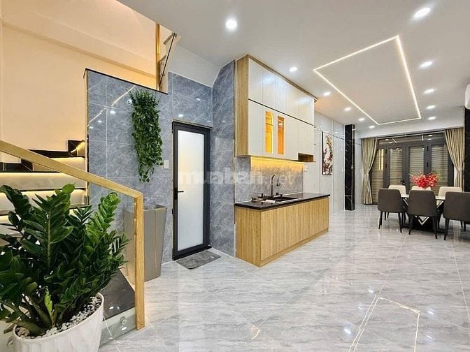 Bán gấp nhà mặt tiền Quang Trung,P10, Gò Vấp. Chỉ 3,25tỷ. Hẻm xe hơi.