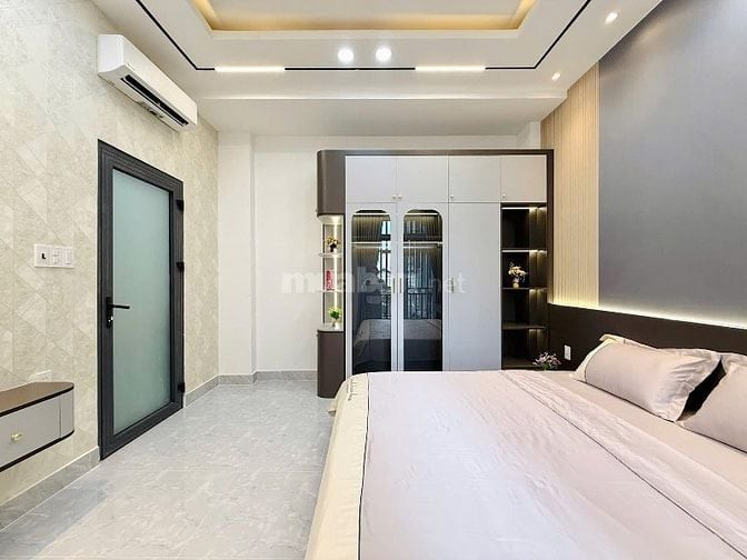 Nhà 3 lầu DT:5,5x10m tuyệt đẹp Cao Cấp hẻm xe hơi Thống Nhất, P16, GV