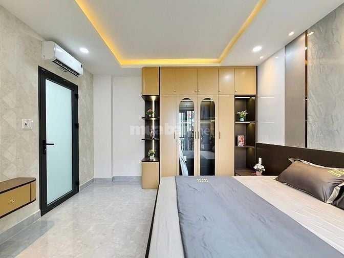 Nhà 3 lầu DT:5,5x10m tuyệt đẹp Cao Cấp hẻm xe hơi Thống Nhất, P16, GV