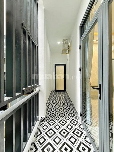 Nhà 3 lầu DT:5,5x10m tuyệt đẹp Cao Cấp hẻm xe hơi Thống Nhất, P16, GV