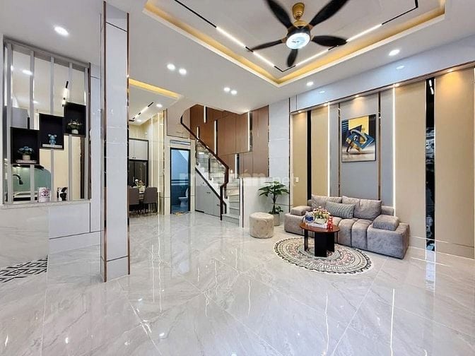 Nhà 3 lầu DT:5,5x10m tuyệt đẹp Cao Cấp hẻm xe hơi Thống Nhất, P16, GV