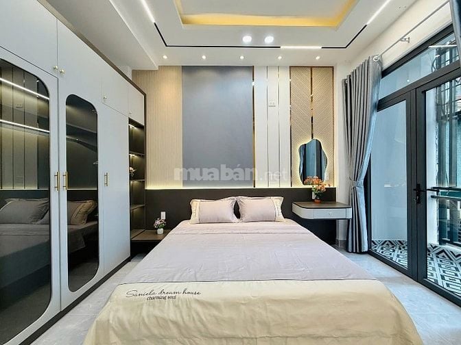 Nhà 3 lầu DT:5,5x10m tuyệt đẹp Cao Cấp hẻm xe hơi Thống Nhất, P16, GV