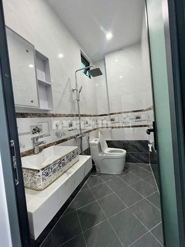 3TỶ950 - Nguyễn Tri Phương, Quận 10 - DT: 67m2 - Đang cho thuê 20 Trệu