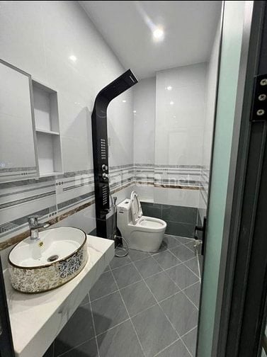 3TỶ950 - Nguyễn Tri Phương, Quận 10 - DT: 67m2 - Đang cho thuê 20 Trệu