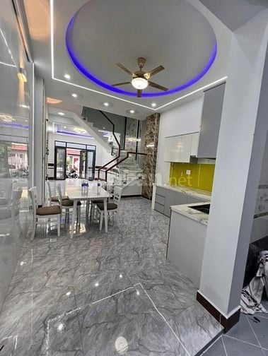 3TỶ950 - Nguyễn Tri Phương, Quận 10 - DT: 67m2 - Đang cho thuê 20 Trệu