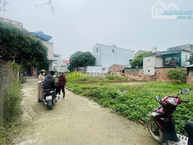 Bán đất hiếm đẹp thôn Lương Quy, xã Xuân Nộn, Đông Anh, oto tránh