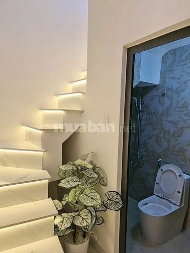 Nhà đẹp bán ngay căn ở Hoàng Hoa Thám, Bình Thạnh chỉ 2 tỷ 160