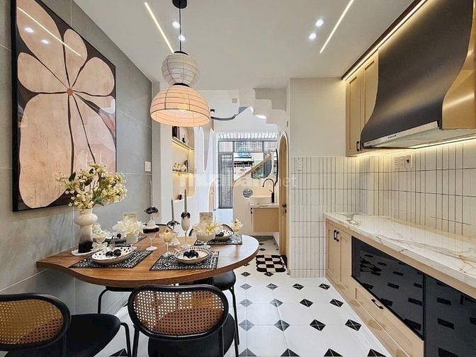 Kẹt vốn KB bán gấp nhà Gia Phú, P1, Q6. Chỉ 2,38tỷ. Hẻm xe hơi. 65m2