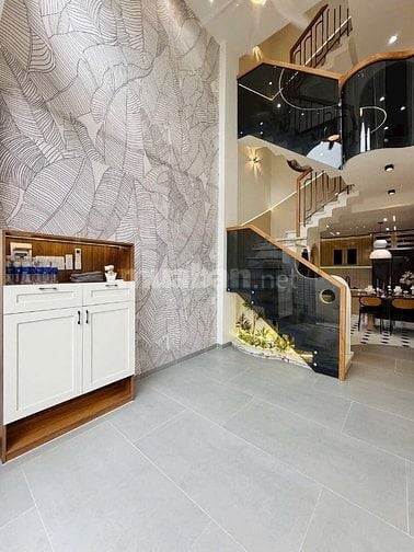 Kẹt vốn KB bán gấp nhà Gia Phú, P1, Q6. Chỉ 2,38tỷ. Hẻm xe hơi. 65m2