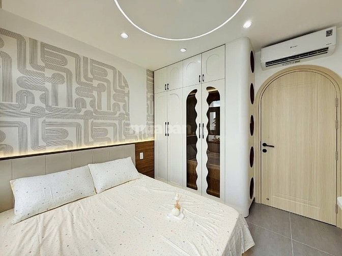 Kẹt vốn KB bán gấp nhà Gia Phú, P1, Q6. Chỉ 2,38tỷ. Hẻm xe hơi. 65m2