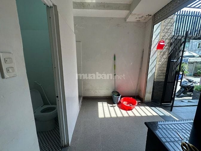 Cho thuê nhà villa mini Xe Tải Trước Nhà Địa chỉ: 24/21 Võ Oanh, BT