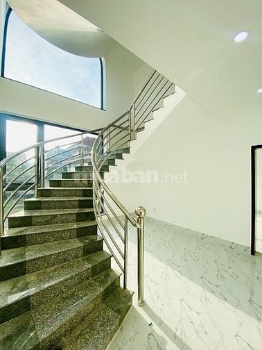 Bán nhà 2 mặt tiền Thân Văn Nhiếp p. An Phú Quận 2 cũ giá 33 tỷ