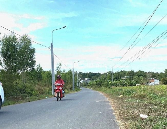 Bán đất 2 mặt tiền trục chính xã Phú Ngọc, Đồng Nai, Giá 1 tỷ/1.000m2