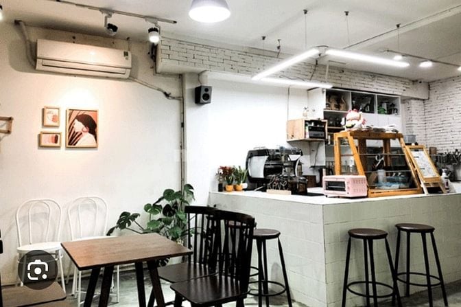 Tìm người phụ bán hàng đồ uống 