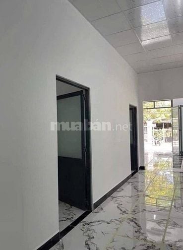 Vợ chồng tôi bán căn nhà 80m2 Hoàng Phan Thái, cấp 4, Sổ hồng