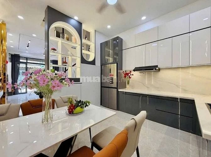 Kẹt tiền bán nhanh nhà  Nguyễn Đình Khơi P4 Tân bình 