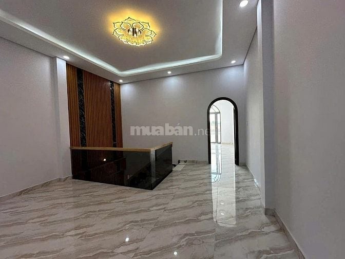 Kẹt vốn mở rộng mặt bằng, chị em cần ra căn nhà đường Bùi Thanh Khiết 