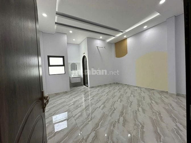 Kẹt vốn mở rộng mặt bằng, chị em cần ra căn nhà đường Bùi Thanh Khiết 