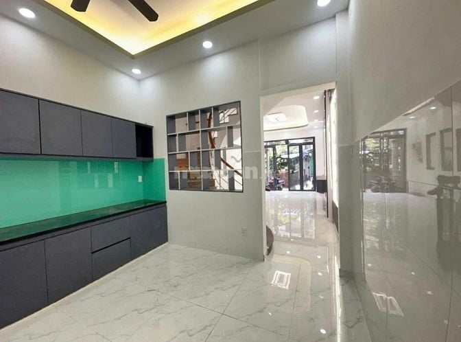 Nhà 52m2 Trần Hưng Đạo P.2 Q.5 cần bán gấp chỉ 1Tỷ990