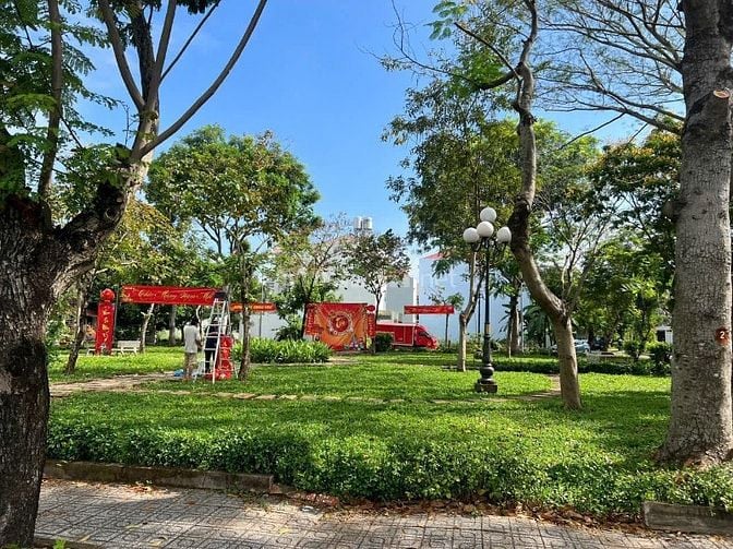 Cho thuê biệt thự ngay sát đường Liên Phường giá 25tr/ tháng