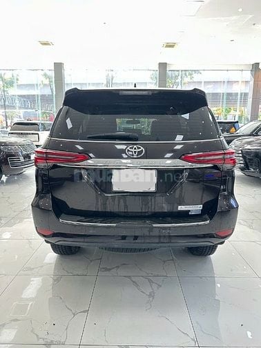 Bán Toyota Fortuner Máy Xăng 2 Cầu Số Tự Động 2021 đi 3,3V Km 