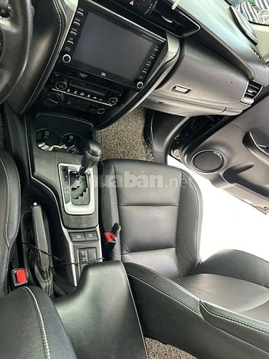 Bán Toyota Fortuner Máy Xăng 2 Cầu Số Tự Động 2021 đi 3,3V Km 