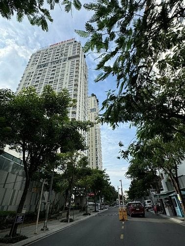 Bán căn hộ TMDV duplex DTXD 130m2  Golden Star 58B Nguyễn Thị Thập Q7.