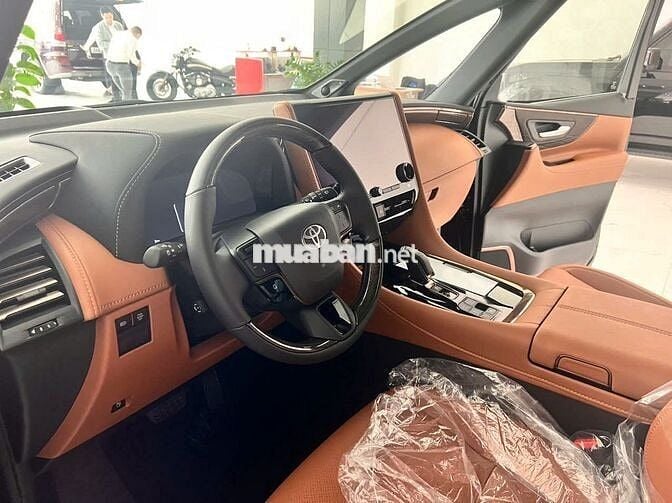 Toyota Alphard 2025 2.4 AT Mới 100% Có Luôn