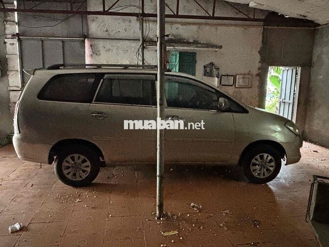 Toyota Innova 2007 j- 200000 km