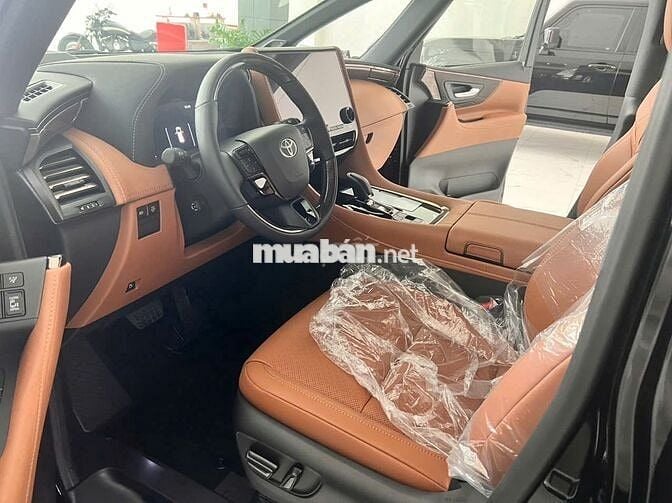 Toyota Alphard 2025 2.4 AT Mới 100% Có Luôn