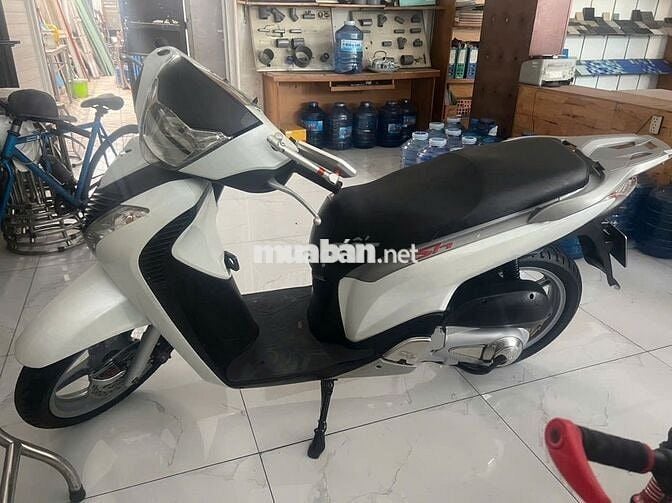 CẦN BÁN GẤP XE  SH Ý