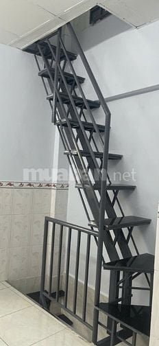 Nhà Bán : đường Lạc Long Quân, Quận Tân Bình - dt:20m2, trệt, 2 lầu