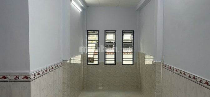 Nhà Bán : đường Lạc Long Quân, Quận Tân Bình - dt:20m2, trệt, 2 lầu