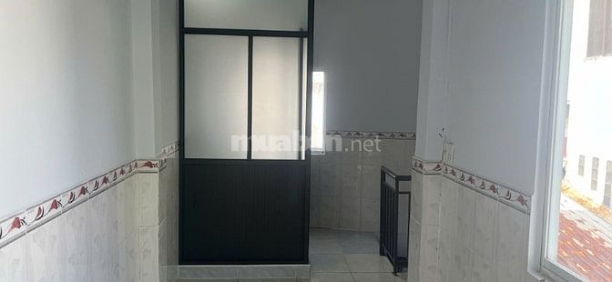 Nhà Bán : đường Lạc Long Quân, Quận Tân Bình - dt:20m2, trệt, 2 lầu